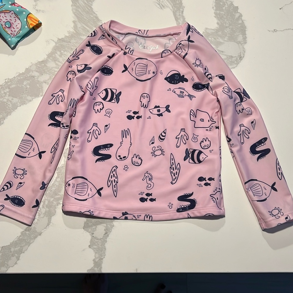 Cat & Jack rash guard 5T